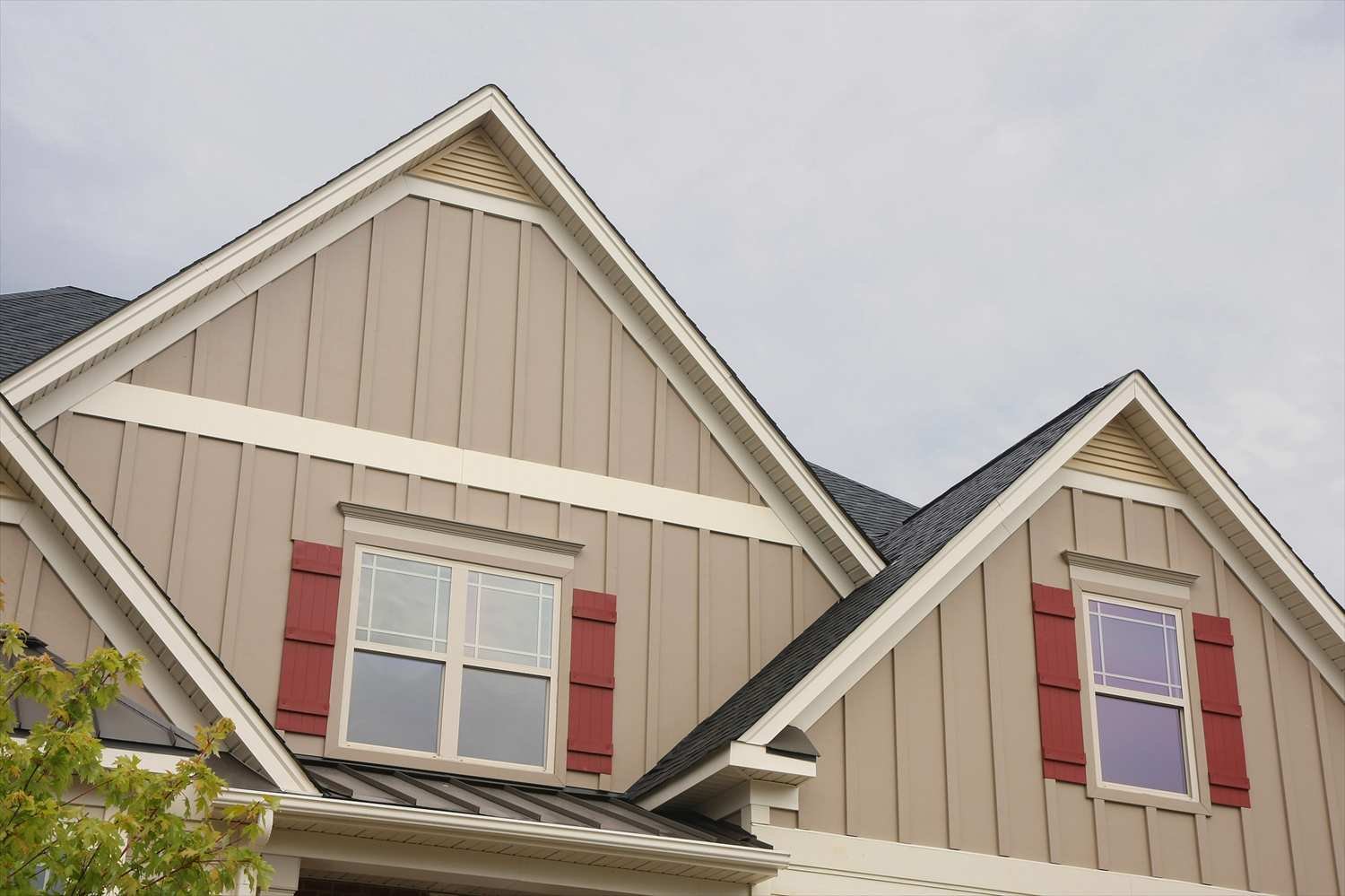 Why Homeowners Choose Us Over Other Siding Contractors